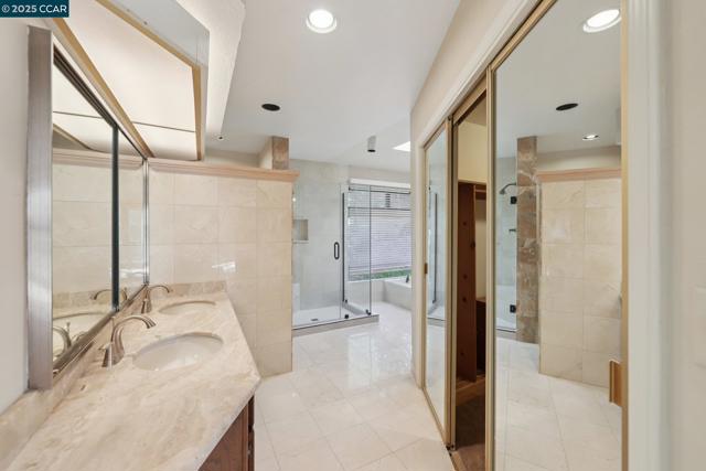 58 Saint Andrews Ln, Alamo CA: https://media.crmls.org/mediaz/f8c0755e-4645-4084-811f-8e64500080e5.jpg