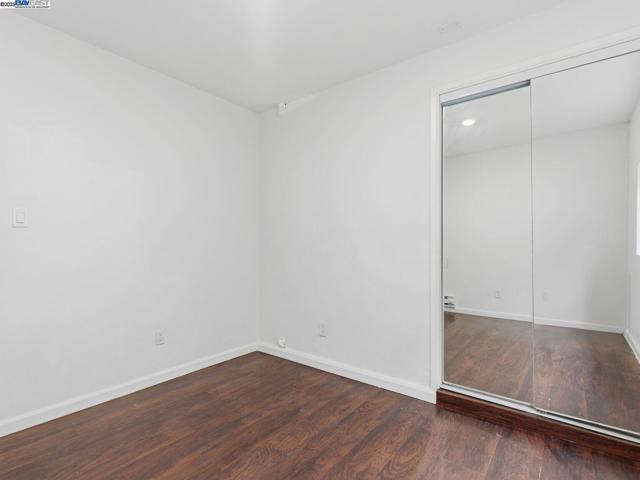 261 S 13th St, Richmond CA: https://media.crmls.org/mediaz/f8c0aad6-9132-42c4-9f7c-381f68b2882f.jpg