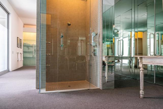 520 W ViA Lola, Palm Springs CA: https://media.crmls.org/mediaz/f8c0caa3-3d24-4372-bd07-ee6fa6abc1f3.jpg