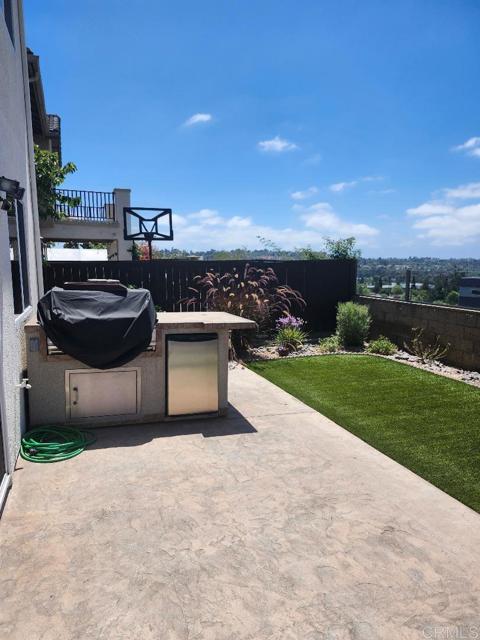 874 Via La Venta, San Marcos CA: https://media.crmls.org/mediaz/f8c100ff-62d1-4e72-85cf-5309719a4a9b.jpg