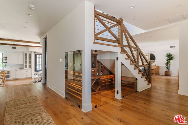 11734 Huston Street, Valley Village CA: https://media.crmls.org/mediaz/f8c16f28-01da-4e14-9e8f-2365b2b0b647.jpg