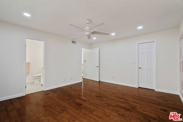 535 East Walnut Avenue, B photo 12