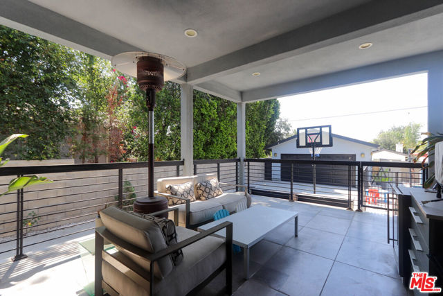 1670 Asbury Drive, Pasadena CA: https://media.crmls.org/mediaz/f8c202b2-0b8f-422b-b377-5a2328b2e0c0.jpg