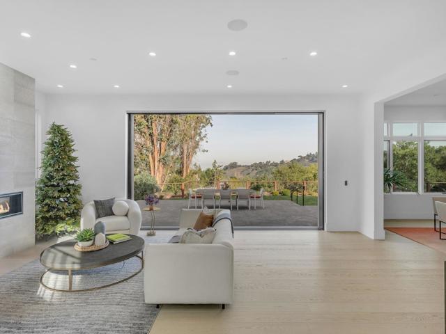 60 Glengarry Way, Hillsborough CA: https://media.crmls.org/mediaz/f8c2225c-ee8d-4f8f-b37d-189e1b67172d.jpg