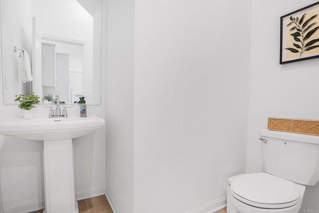 Detail Gallery Image 15 of 39 For 2040 Bluestone Cir, Chula Vista,  CA 91913 - 3 Beds | 2/1 Baths