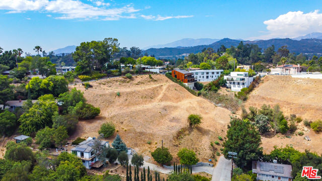1476 N Ave 57, Los Angeles CA: https://media.crmls.org/mediaz/f8c337db-ea9e-4749-960d-87bb03b68e47.jpg