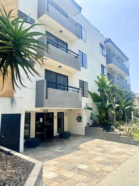 1550 N Fuller Avenue, Hollywood CA: https://media.crmls.org/mediaz/f8c362aa-c14d-47c3-9507-b9266860d910.jpg