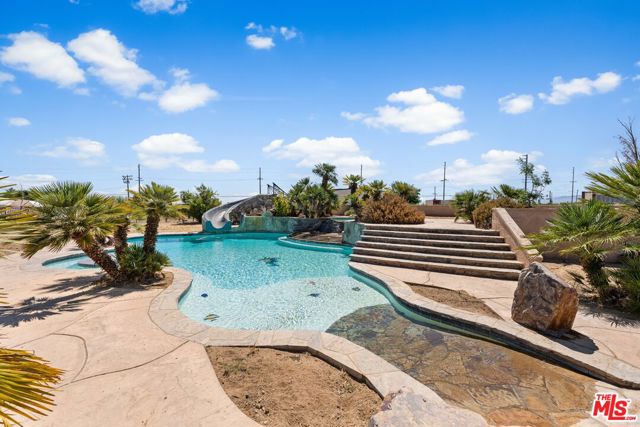 42094 W 21st Street, Lancaster CA: https://media.crmls.org/mediaz/f8c43173-3c58-4b28-8818-6d571a37c611.jpg