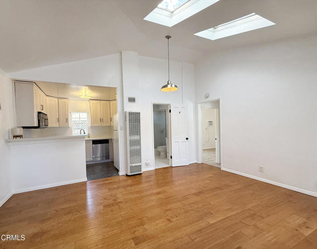 10832 Otsego Street, Los Angeles, California 91602, 2 Bedrooms Bedrooms, ,1 BathroomBathrooms,Residential Lease,For Rent,10832 Otsego Street,CRP1-23188