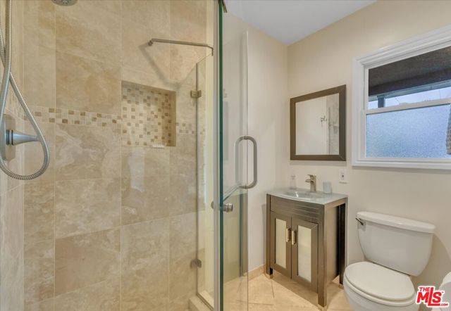 12430 Cumpston Street photo 25