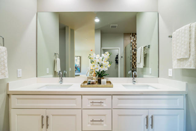 Image 14 of 22 For 13292 El Cajon Drive