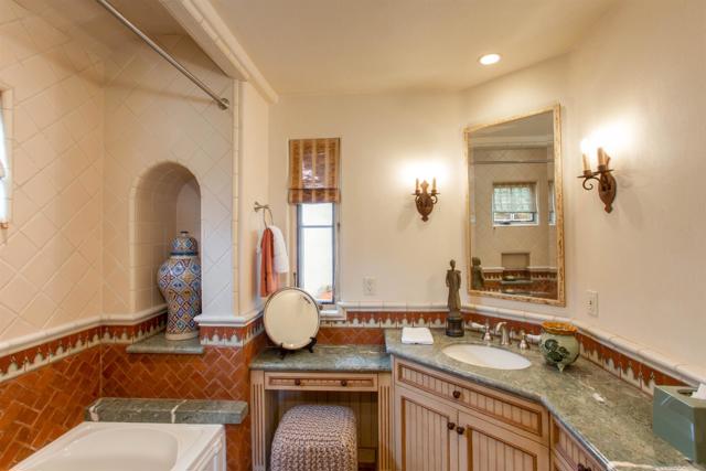 7206 Aviara Drive, Carlsbad CA: https://media.crmls.org/mediaz/f8c4b9c8-e489-47e0-ad91-c81f4a5cec04.jpg