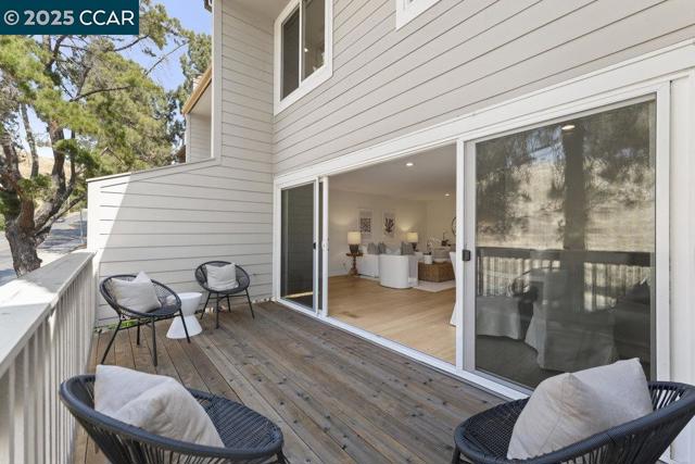 412 Woodminster, Moraga CA: https://media.crmls.org/mediaz/f8c52793-e297-4e93-857f-74bba5f8be30.jpg