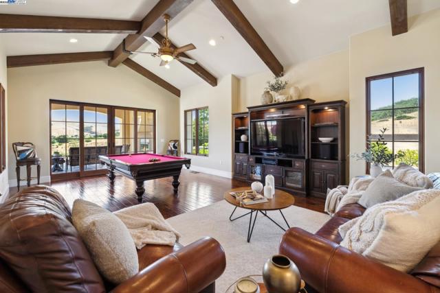 6340 Inspiration Ter, Pleasanton CA: https://media.crmls.org/mediaz/f8c53228-9ee7-446b-ab11-32b20b302d75.jpg