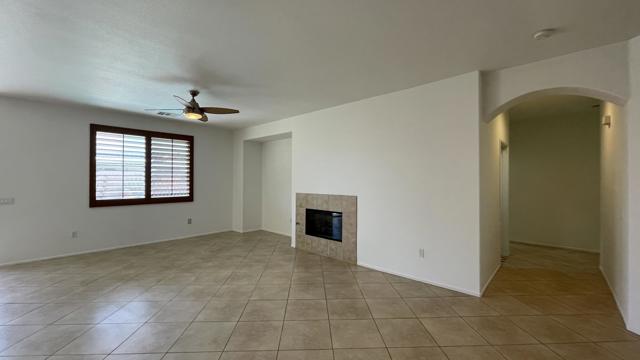 82549 Tivoli Court, Indio CA: https://media.crmls.org/mediaz/f8c5fdb2-a2d1-43f1-8c97-cdd30dce6799.jpg