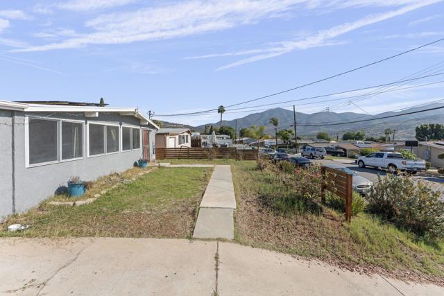 Detail Gallery Image 4 of 25 For 9838 Ivanho St, Spring Valley,  CA 91977 - 3 Beds | 1 Baths