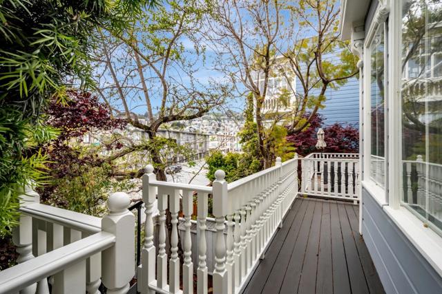4087 17th Street, San Francisco CA: https://media.crmls.org/mediaz/f8c850cc-747d-4ad4-a82d-2d9d5aa6022e.jpg