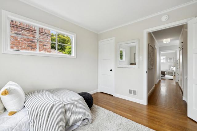 29 Baytree Way, San Mateo CA: https://media.crmls.org/mediaz/f8ca1bd3-c66c-437a-9f51-e49d65f40e35.jpg