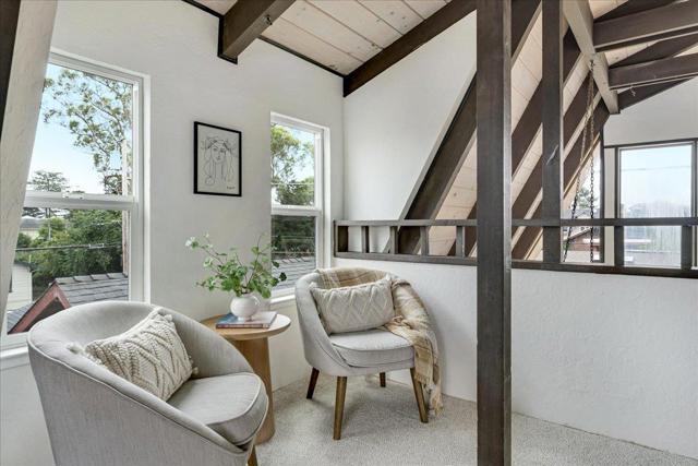 208 Brook Avenue, Santa Cruz CA: https://media.crmls.org/mediaz/f8ca8b50-a0b9-4e1f-87d0-5cc58a144912.jpg