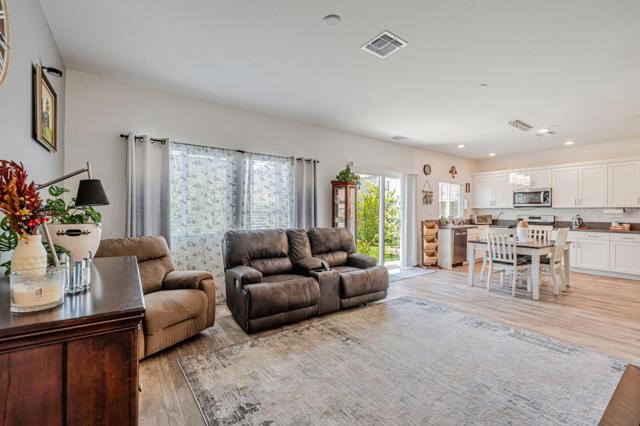 1420 Primitivo Lane, Manteca CA: https://media.crmls.org/mediaz/f8cae60c-dc45-414c-9181-f4849d954a01.jpg