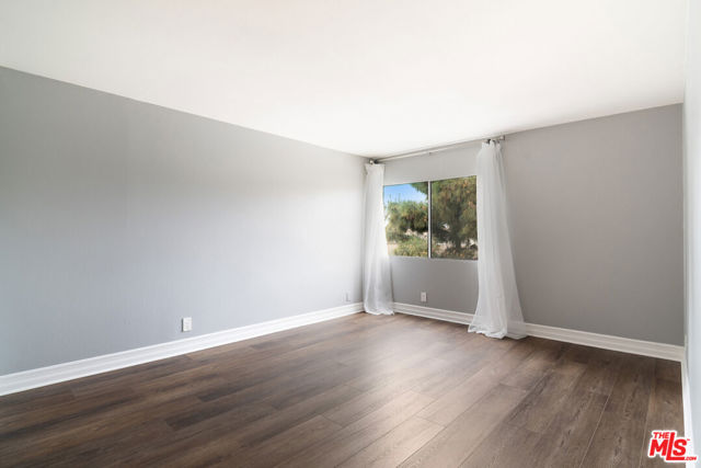 6000 Canterbury Drive, Culver City CA: https://media.crmls.org/mediaz/f8cb5369-5a92-4508-8b69-429fe3588b7b.jpg