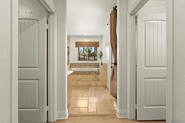 101 Lion Circle, Chula Vista CA: https://media.crmls.org/mediaz/f8cc01e4-a61e-4f21-87ea-583e3ef5bfc2.jpg