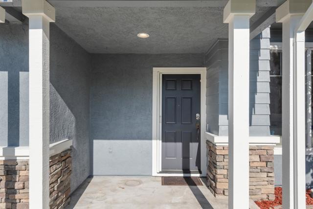 4667 Myrtle Dr, Dublin CA: https://media.crmls.org/mediaz/f8cc2302-fec4-4f69-942c-8981c8885919.jpg