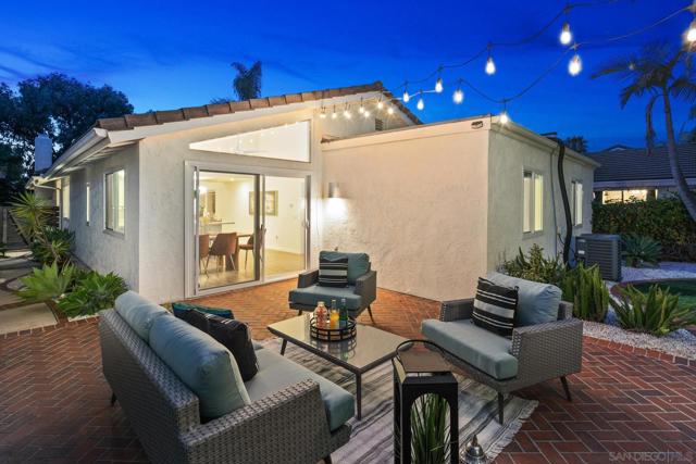 1736 Hill Top Lane, Encinitas CA: https://media.crmls.org/mediaz/f8cc28c7-82c4-4748-adc4-a309a0ba09cf.jpg