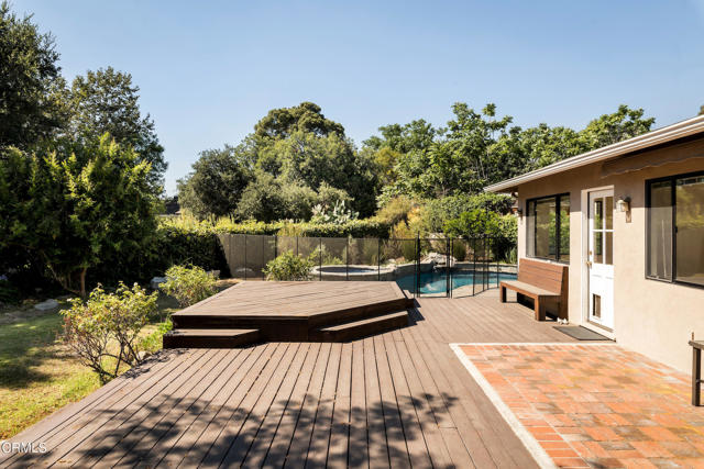 Detail Gallery Image 21 of 29 For 2432 Carol Park Pl, Montrose,  CA 91020 - 3 Beds | 3 Baths