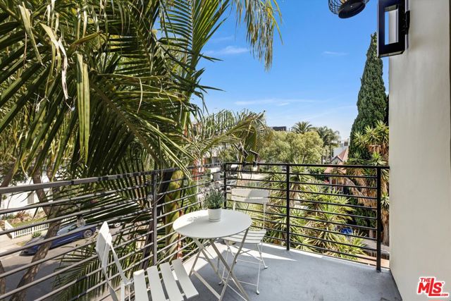 1153 N Formosa Avenue, Los Angeles CA: https://media.crmls.org/mediaz/f8ccc352-e32a-405d-8e12-ec6be62b7ef7.jpg