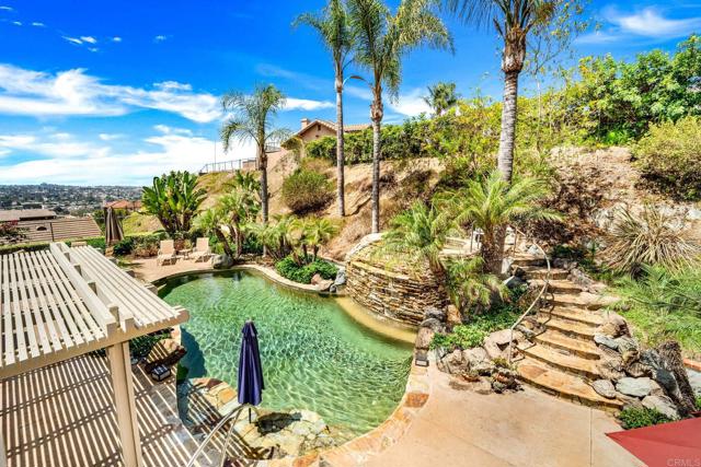 Image 6 of 39 For 7056 Del Cerro Boulevard