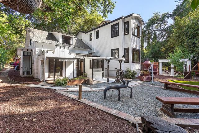 14275 Saratoga Avenue, Saratoga CA: https://media.crmls.org/mediaz/f8cd46ee-7092-4641-8695-b4be850fb3a8.jpg