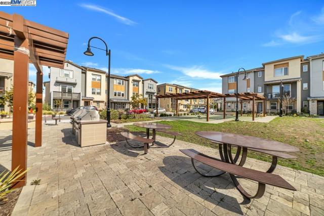 418 Desert Holly St, Milpitas CA: https://media.crmls.org/mediaz/f8ce6f92-f764-44fe-aa59-9e02e0438706.jpg