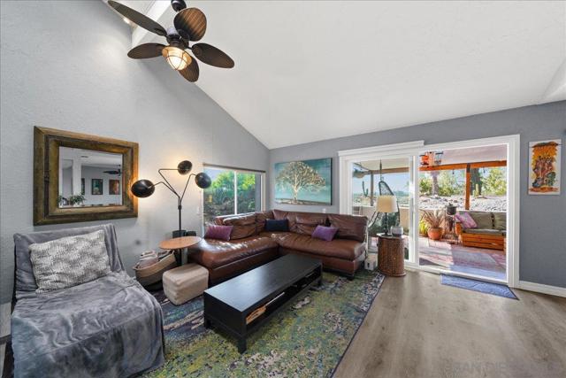 5440 Baltimore Dr, La Mesa CA: https://media.crmls.org/mediaz/f8cebcbd-f676-42dc-9cc0-1171099bdf62.jpg