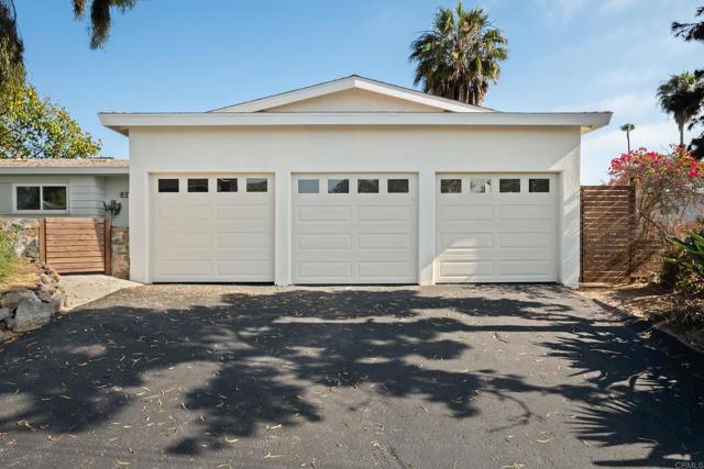 835 Cathy Lane, Cardiff by the Sea CA: https://media.crmls.org/mediaz/f8cebf7d-6451-4eef-88d6-0aa742594d57.jpg