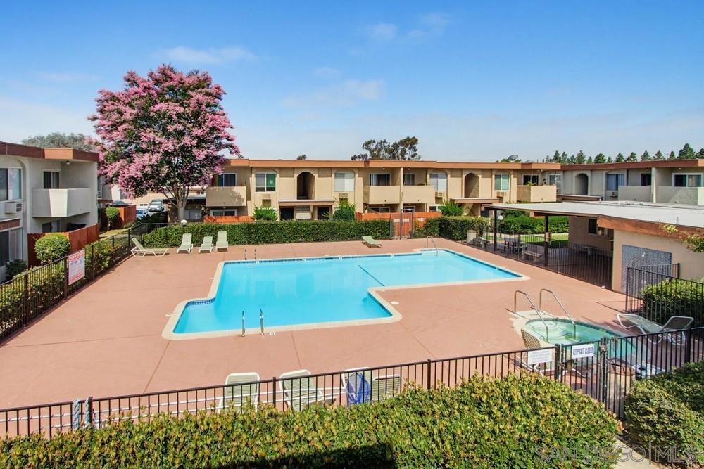 9598 Carroll Canyon - photo 17