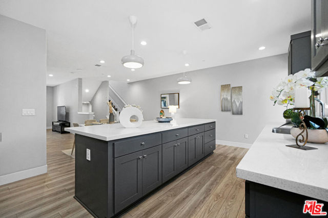 Photo #8: CL25599525 Listing: Photo #8