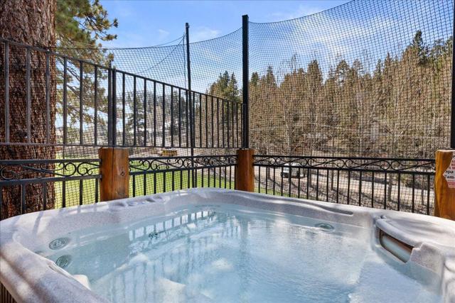 1215 Wolf Creek Court, Big Bear CA: https://media.crmls.org/mediaz/f8d13e9a-6d2e-447b-9549-5280907c2cb2.jpg