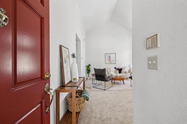 820 Boardwalk Place, Redwood City CA: https://media.crmls.org/mediaz/f8d16477-573e-40e8-8d6d-8b76cae0513c.jpg