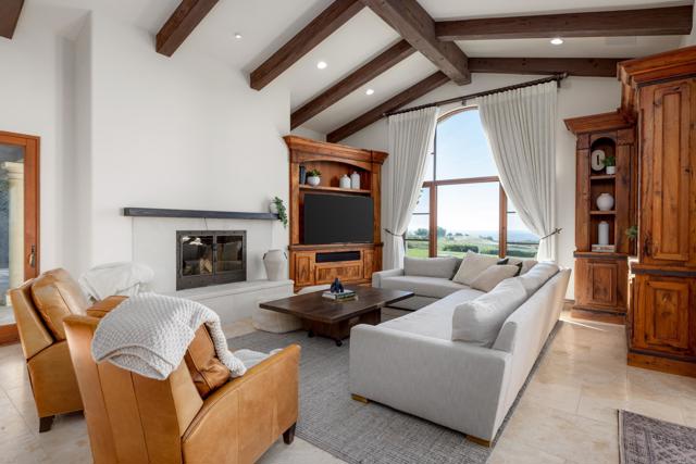 Detail Gallery Image 9 of 31 For 8136 Entrada De Luz, San Diego,  CA 92127 - 5 Beds | 5/2 Baths