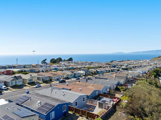 751 Skyline Drive, Daly City CA: https://media.crmls.org/mediaz/f8d23947-f7d2-461c-89e4-46f365edd5c1.jpg