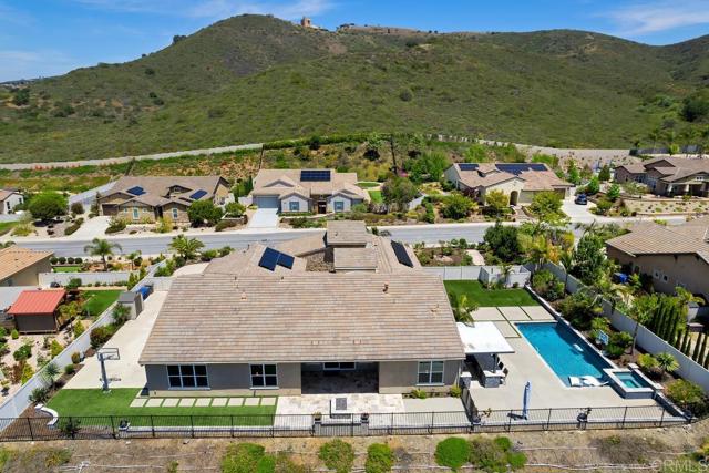 Detail Gallery Image 43 of 46 For 1733 Lemonadeberry Ln, Vista,  CA 92084 - 5 Beds | 3/1 Baths