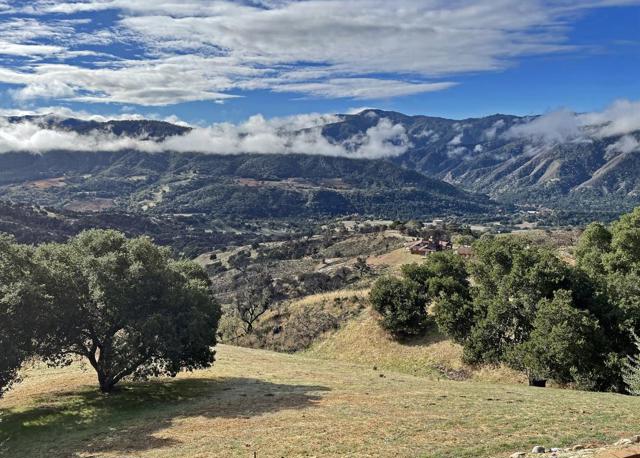 18 Asoleado Drive, Carmel Valley CA: https://media.crmls.org/mediaz/f8d34355-01a0-4211-9f90-964610e84279.jpg