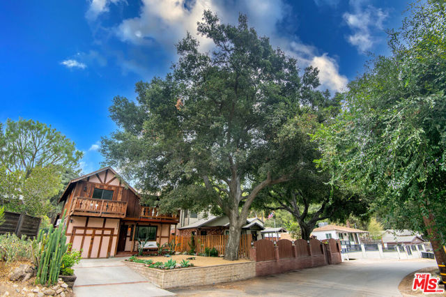 12558 El Merrie Del Drive, Sylmar CA: https://media.crmls.org/mediaz/f8d390e2-b40a-44d1-9c96-037e264532d8.jpg