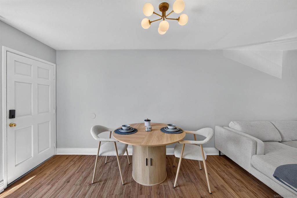2850 Reynard Way - photo 14