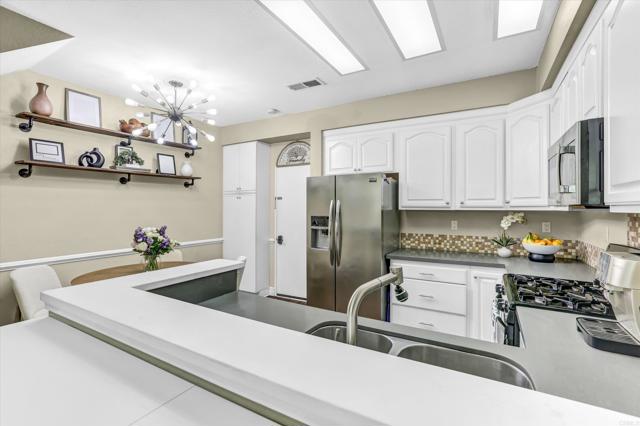 Detail Gallery Image 14 of 51 For 2174 Cabo Bahia, Chula Vista,  CA 91914 - 2 Beds | 2 Baths