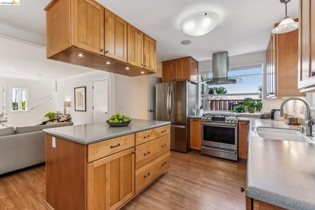 Image 10 of 51 For 5861 Bernhard Ave