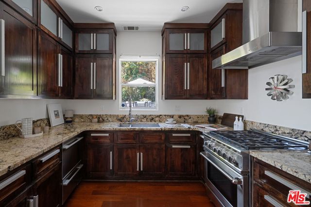 2465 N Gower Street, Los Angeles CA: https://media.crmls.org/mediaz/f8d6e24b-d89f-42bd-978d-54e54e345385.jpg