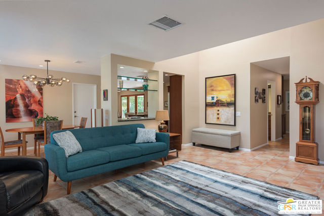 2795 Alondra Way, Palm Springs CA: https://media.crmls.org/mediaz/f8d72949-8091-4822-bc12-d69b2adf4f82.jpg