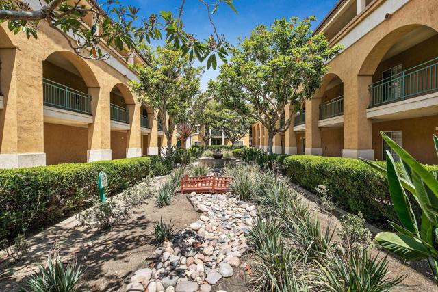 1950 CAMINO DE LA REINA, San Diego CA: https://media.crmls.org/mediaz/f8d7ac61-1109-45ab-8d15-3ad2093c7c58.jpg